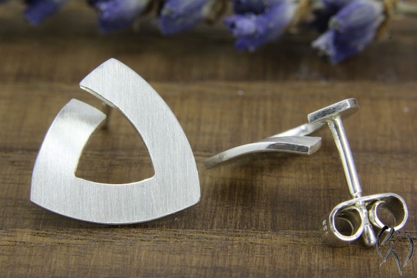 Preview: Ohrstecker Silber 925/-, Triangel, 15 mm, strichmatt